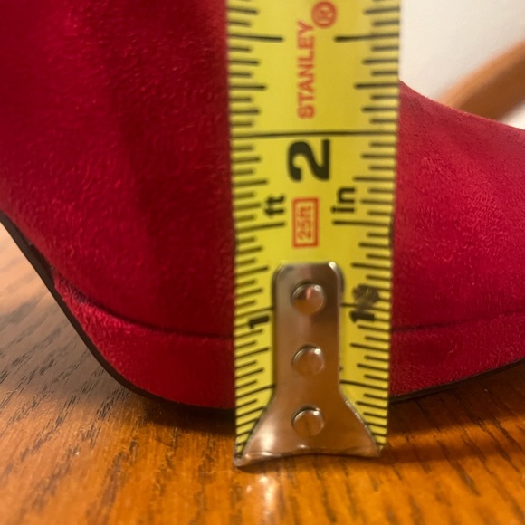 Knee-high red suede platform boots - Picture 12 of 12